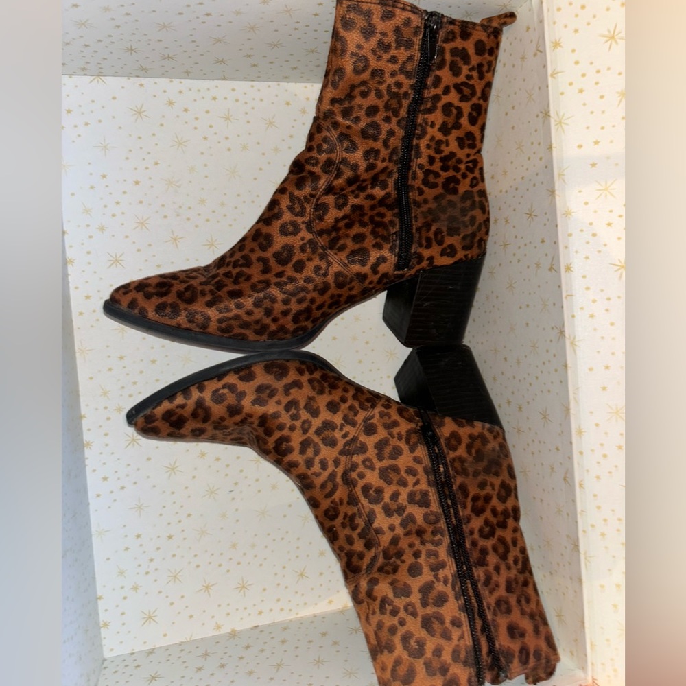 Leopard booties🖤 - Picture 2 of 2